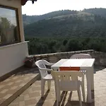 AgriCostella Tranquillita' a pochi minuti dal mare di Vieste, Piscina e Parcheggio Alloggio per agriturismo *