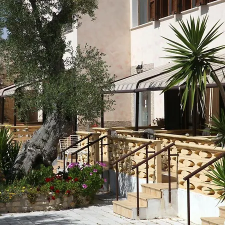 AgriCostella Tranquillita' a pochi minuti dal mare di Vieste, Piscina e Parcheggio Alloggio per agriturismo